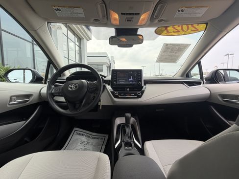 Used 2021 Toyota Corolla LE w/ Carpet Mat Package (TMS) FWD image 23