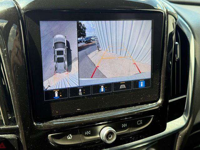 Used 2023 Chevrolet Traverse LT w/ LT Premium Package FWD image 14