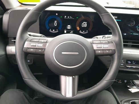 Used 2025 Hyundai Kona SEL AWD/4WD image 16