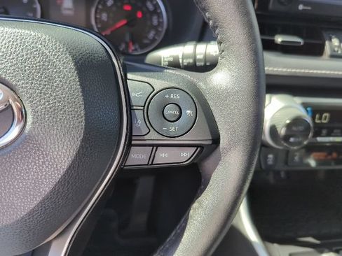 Used 2022 Toyota RAV4 XLE Premium AWD/4WD image 13