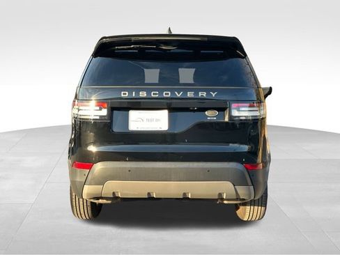 Used 2019 Land Rover Discovery SE image 4