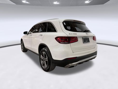 Used 2021 Mercedes-Benz GLC 300 4MATIC image 3