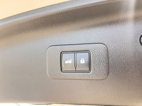 Used 2021 Nissan Armada Platinum w/ Captain's Chairs Package image 9