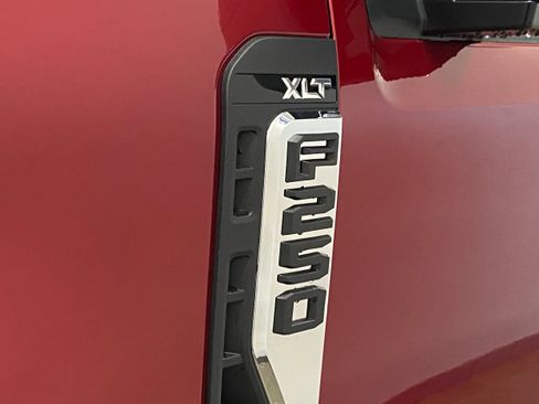 New 2026 Ford F250 XLT w/ FX4 Off-Road Package AWD/4WD image 8