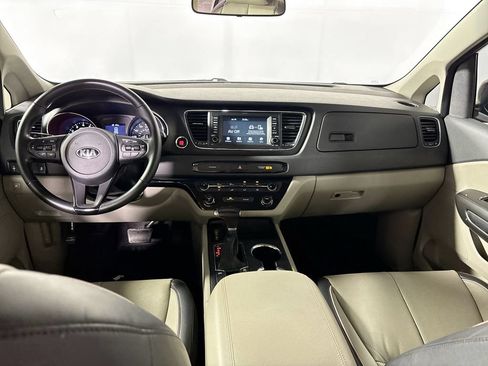 Used 2020 Kia Sedona EX FWD image 12