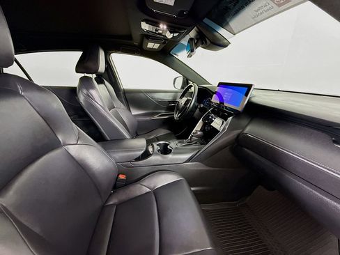 Certified 2024 Toyota Venza Nightshade image 28