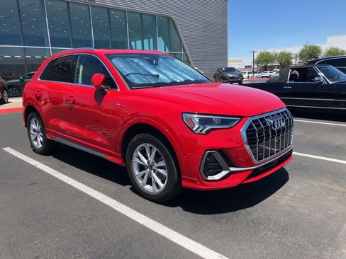 Used 2021 Audi Q3 2.0T Premium Plus w/ Premium Plus Package AWD/4WD image 3