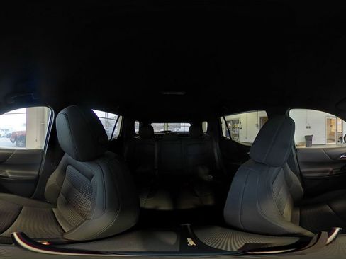 Used 2025 Chevrolet Equinox LT image 46