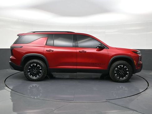 Used 2025 Chevrolet Traverse Z71 w/ Enhanced Driving Package AWD/4WD image 7