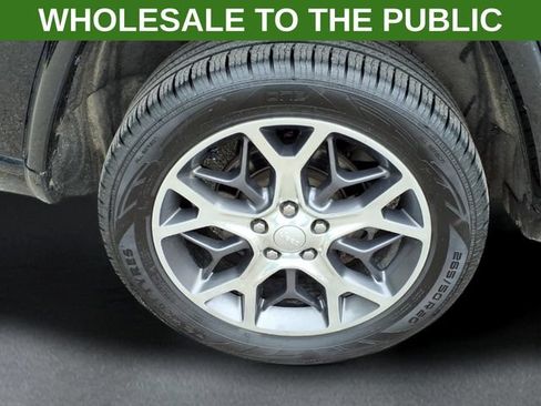 Used 2020 Jeep Grand Cherokee Overland AWD/4WD image 11