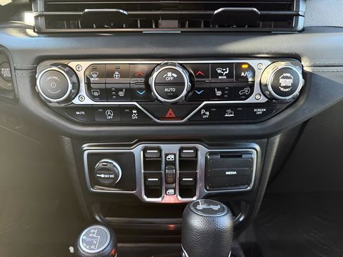 Used 2024 Jeep Wrangler Sahara w/ Safety Group image 21