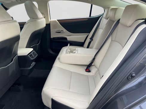 New 2025 Lexus ES 350 w/ Premium Package image 8