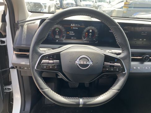 Used 2023 Nissan Ariya FWD image 25