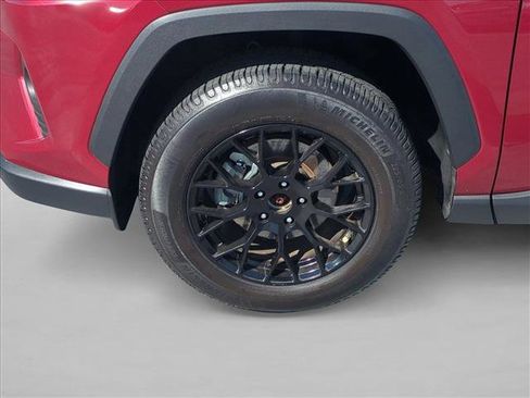Used 2019 Toyota RAV4 XLE w/ Convenience Package FWD image 24