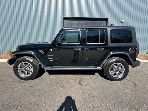 Used 2018 Jeep Wrangler Unlimited Sahara w/ LED Lighting Group image 4