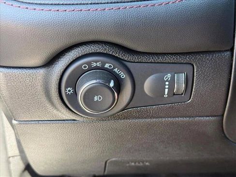 Used 2022 Dodge Durango R/T w/ Blacktop Package AWD/4WD image 24