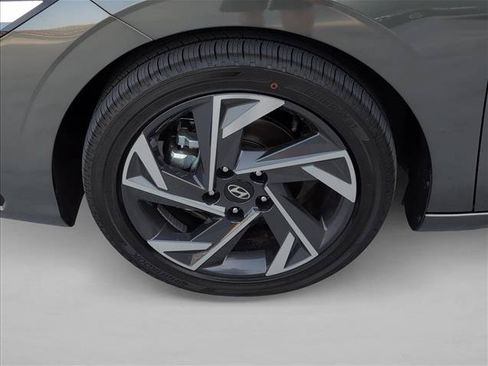 New 2026 Hyundai Elantra Limited FWD image 10