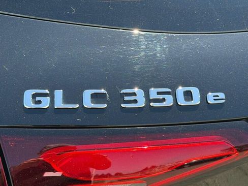 Used 2025 Mercedes-Benz GLC 350e 4MATIC image 36