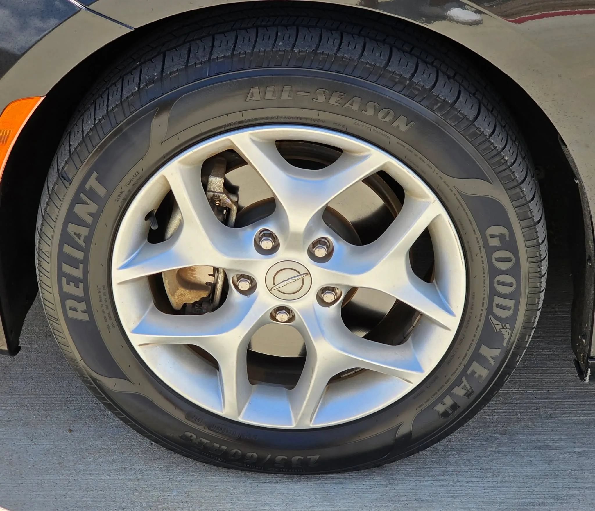 Used 2017 Chrysler Pacifica Touring-L w/ Tire & Wheel Group FWD image 33