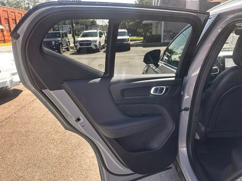 Used 2024 Volvo XC40 B5 Plus w/ Protection Package Premier AWD/4WD image 14