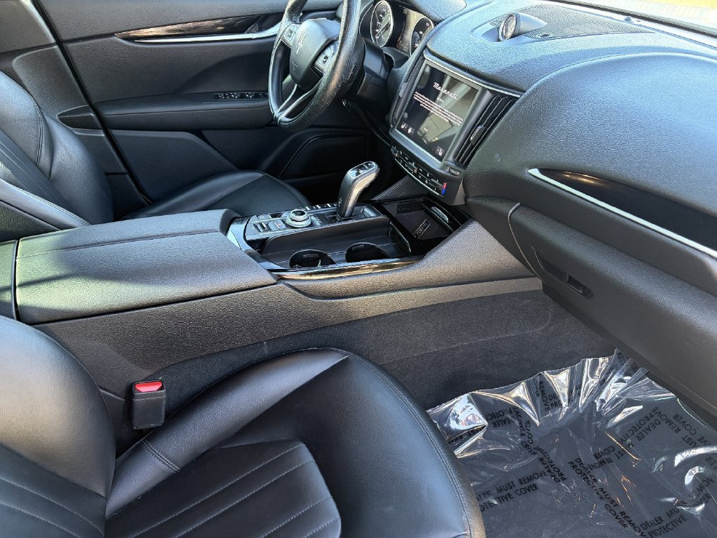 Used 2023 Maserati Levante GT AWD/4WD image 8