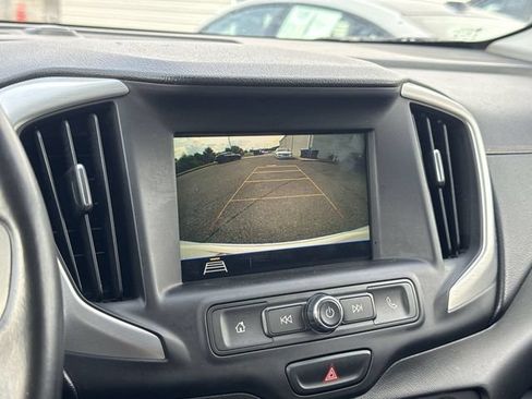 Used 2018 GMC Terrain SLE w/ Driver Convenience Package FWD image 19