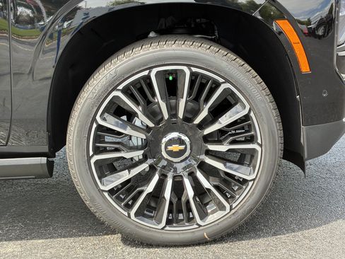 New 2026 Chevrolet Tahoe High Country AWD/4WD image 6