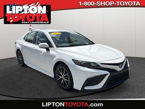 Certified 2024 Toyota Camry SE image 1