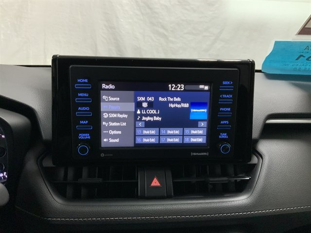 Used 2021 Toyota RAV4 LE AWD/4WD image 26