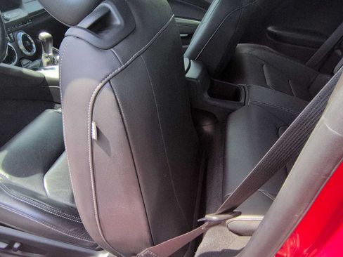 Used 2022 Chevrolet Camaro LT w/ Technology Package RWD image 17
