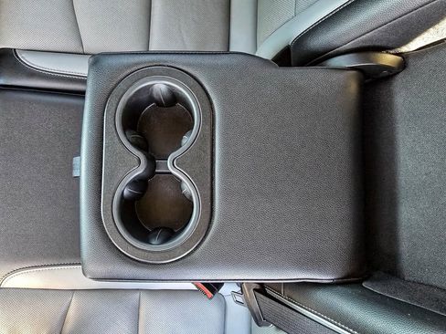 Certified 2024 GMC Terrain SLT image 29