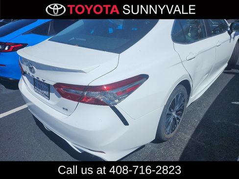 Used 2019 Toyota Camry SE w/ Convenience Package FWD image 2