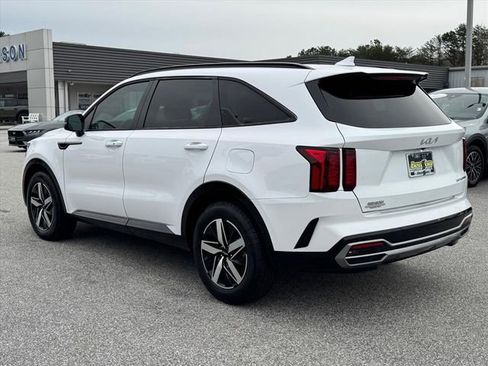 Used 2023 Kia Sorento S image 5