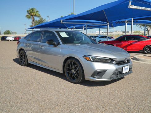 Used 2023 Honda Civic Sport image 3