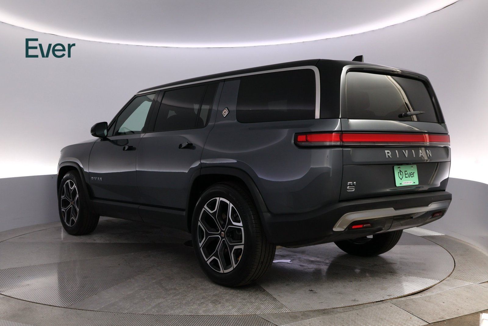 Used 2025 Rivian R1S Adventure Dual AWD/4WD image 17
