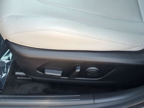 Used 2025 Hyundai Elantra Limited FWD image 13
