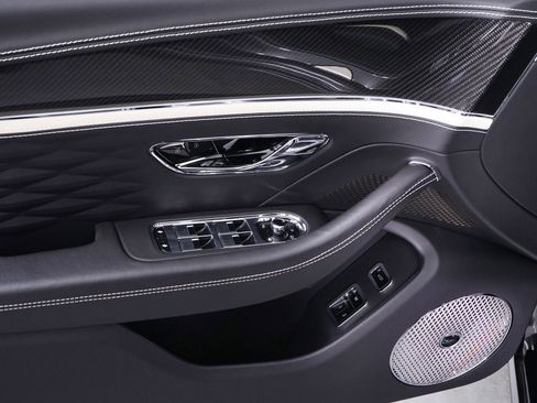 Used 2023 Bentley Flying Spur W12 image 32