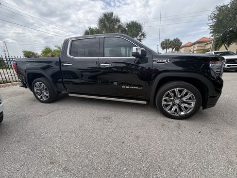Used 2023 GMC Sierra 1500 Denali w/ Denali Reserve Package AWD/4WD image 8