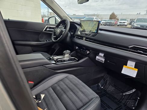 New 2026 Mitsubishi Outlander SE image 4