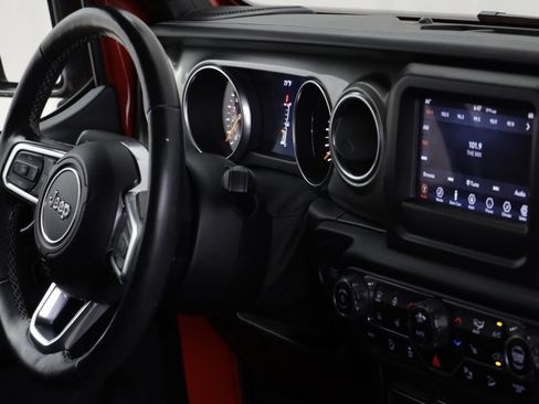 Used 2018 Jeep Wrangler Unlimited Sahara AWD/4WD image 21