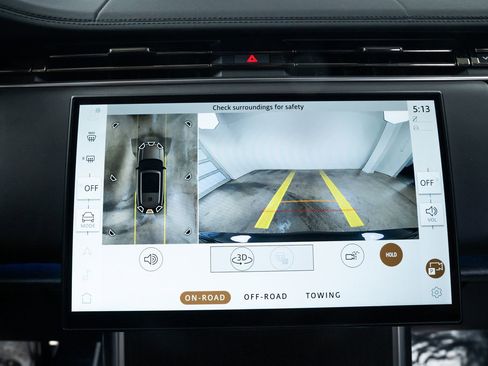 Used 2025 Land Rover Range Rover Long Wheelbase SE image 13