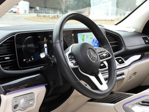 Used 2022 Mercedes-Benz GLS 450 4MATIC image 55