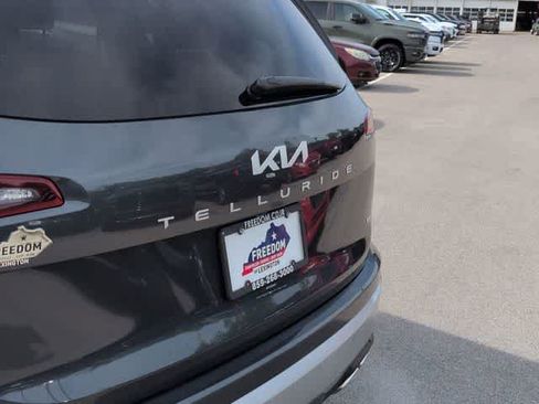 Used 2023 Kia Telluride S AWD/4WD image 13