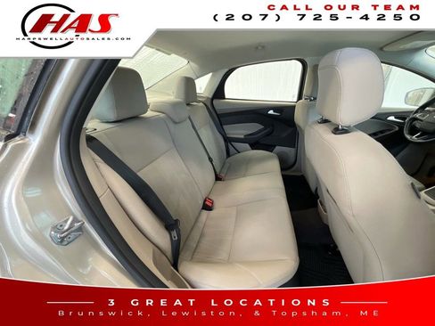 Used 2018 Ford Focus SE w/ Cold Weather Package image 13
