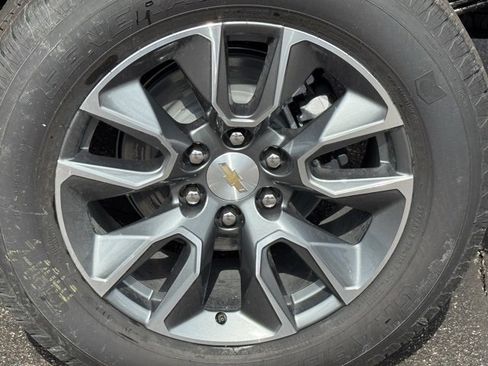 New 2025 Chevrolet Silverado 1500 LT image 12