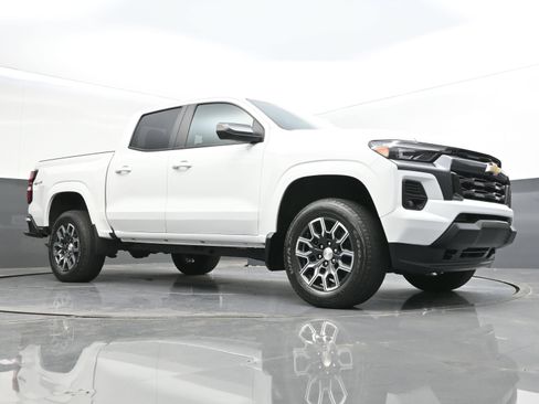 Used 2023 Chevrolet Colorado LT w/ LT Convenience Package III AWD/4WD image 37