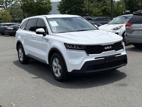 Used 2022 Kia Sorento LX FWD image 1