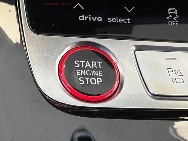 Used 2025 Audi SQ8 Prestige AWD/4WD image 11