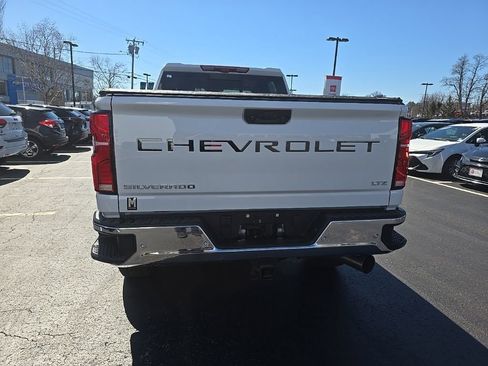 Used 2025 Chevrolet Silverado 2500 LTZ w/ LTZ Premium Package AWD/4WD image 7
