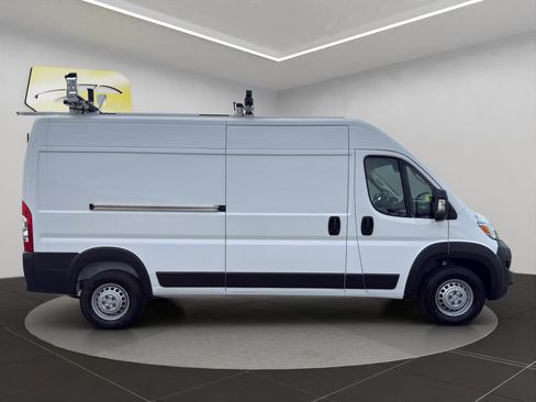 Used 2024 RAM ProMaster 2500 image 8
